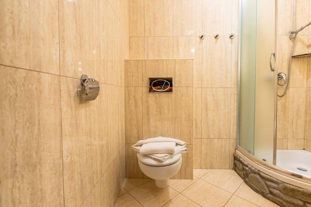 Krakowiacy I Gorale Hotel Krzyszkowice Ngoại thất bức ảnh