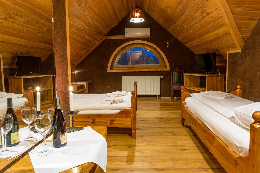 Krakowiacy I Gorale Hotel Krzyszkowice Ngoại thất bức ảnh