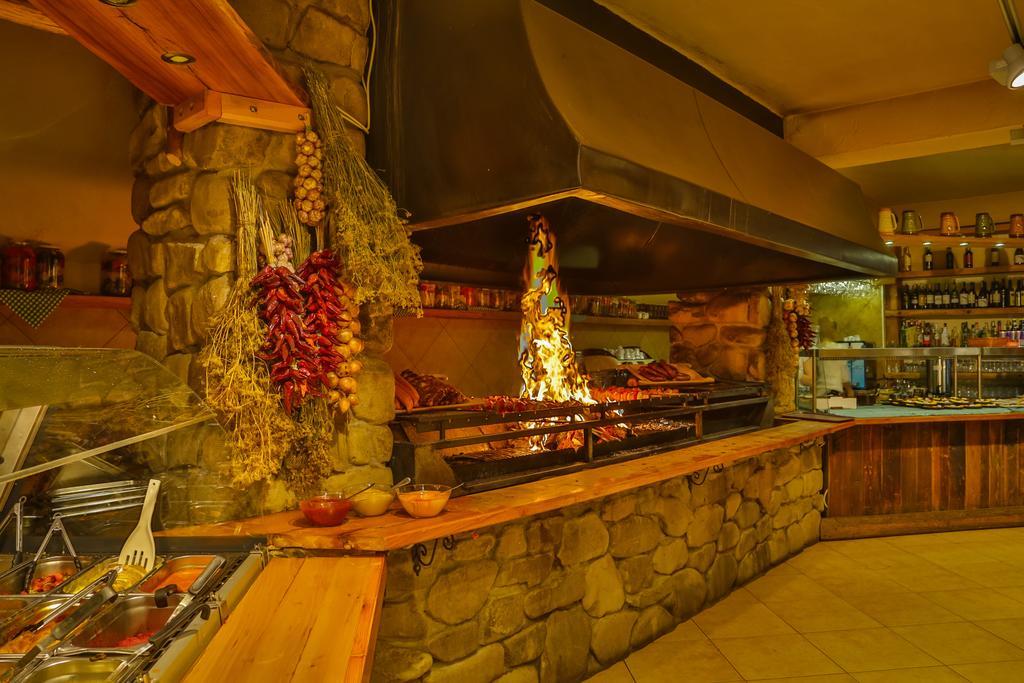 Krakowiacy I Gorale Hotel Krzyszkowice Ngoại thất bức ảnh